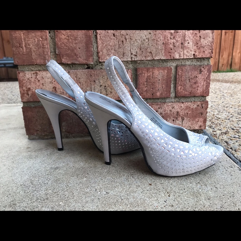 Silver pumps